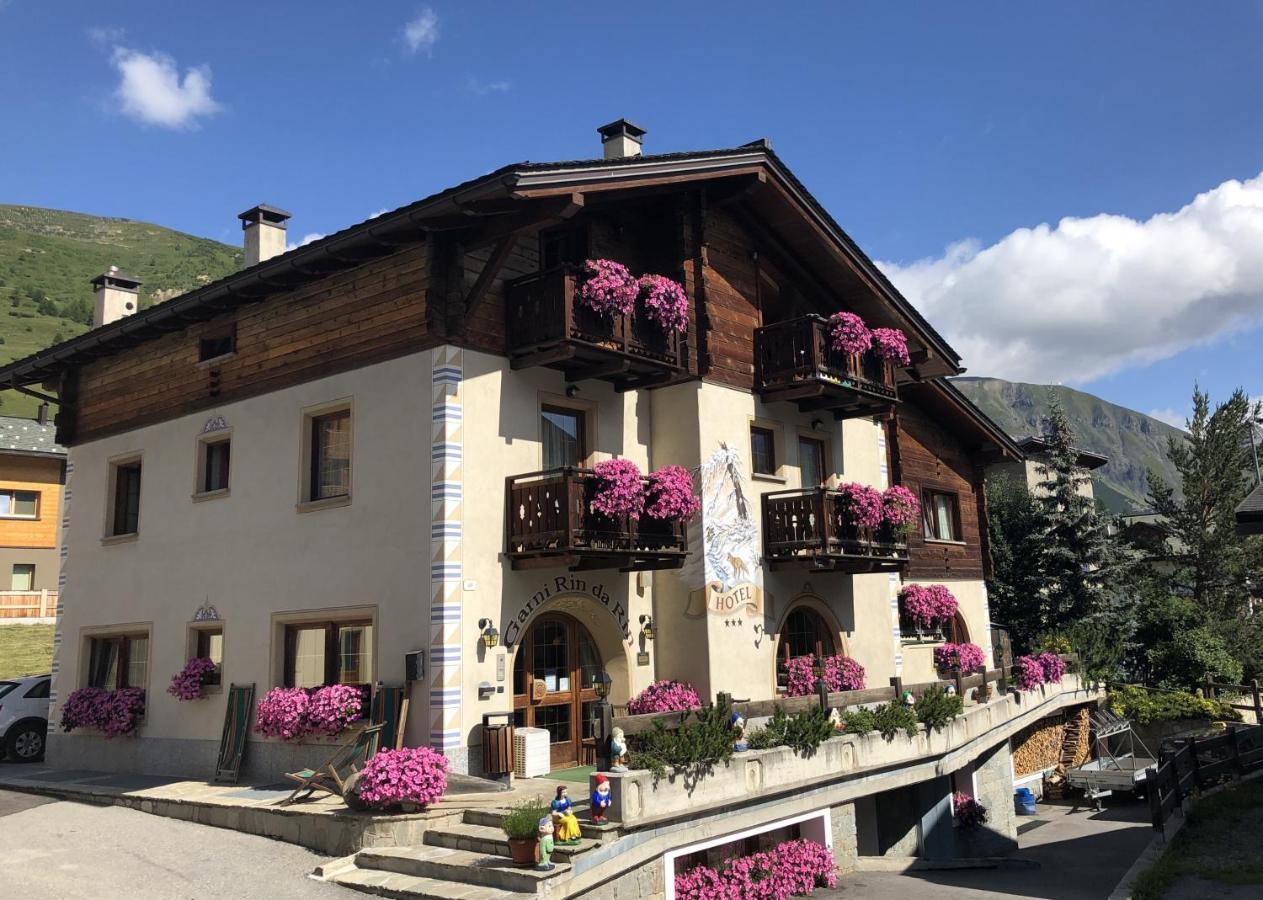 Hotel Garni Rin Da Rin Livigno Exterior photo